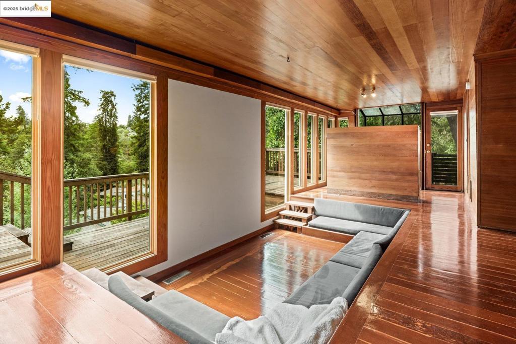 MONTCLAIR - Residential