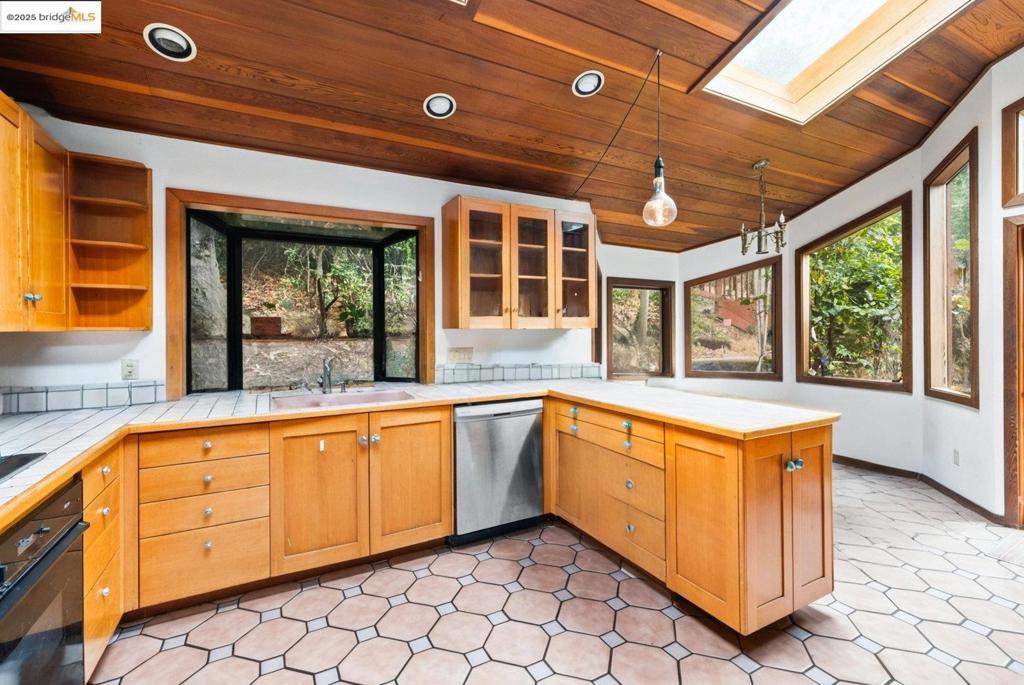 MONTCLAIR - Residential
