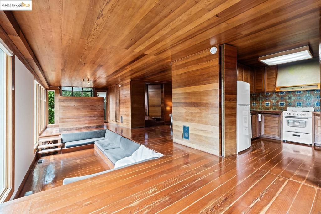 MONTCLAIR - Residential