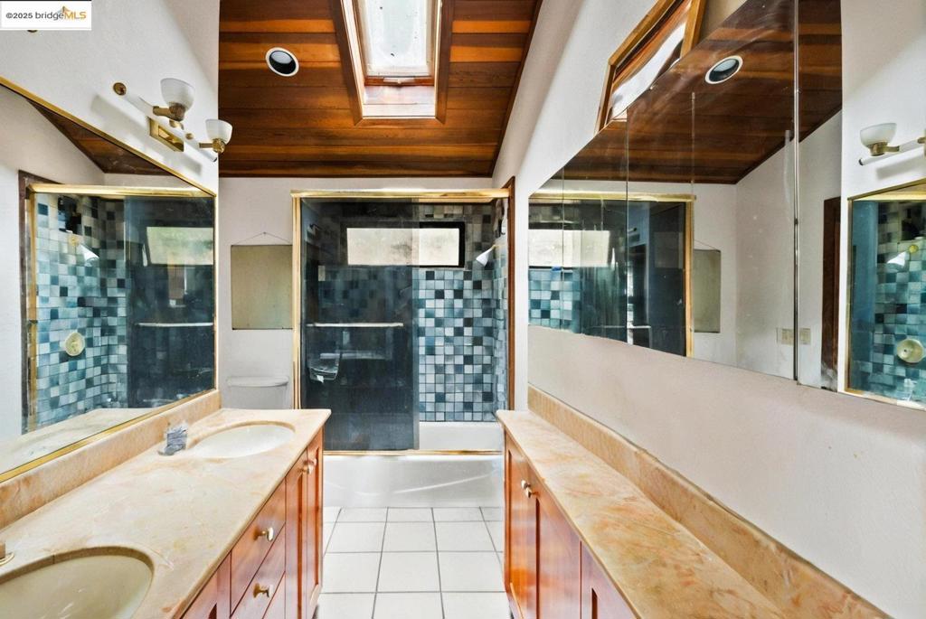MONTCLAIR - Residential