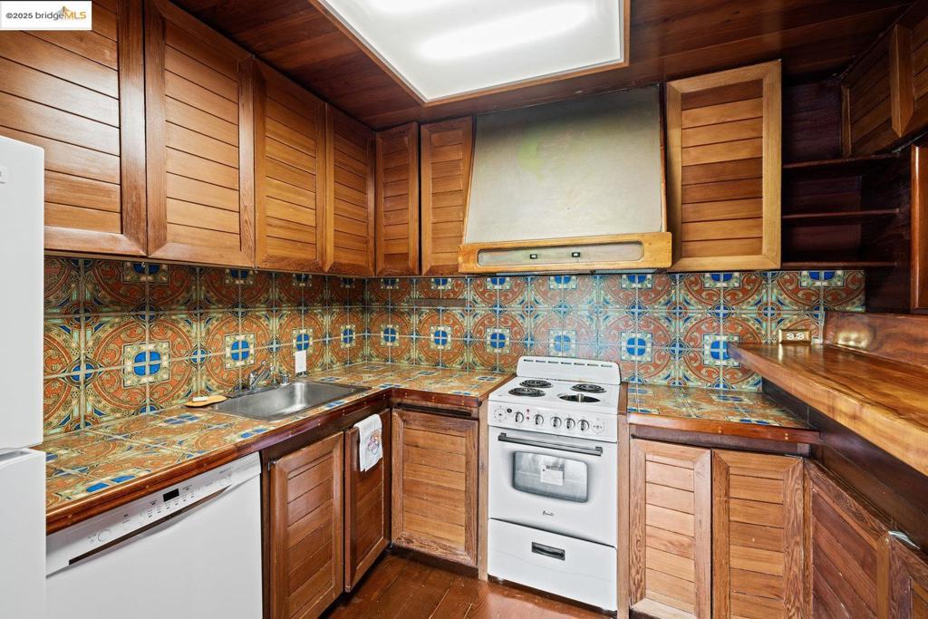 MONTCLAIR - Residential