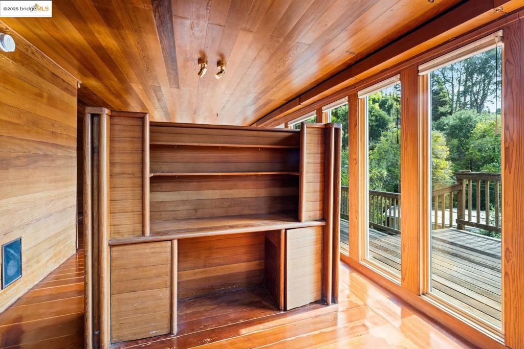 MONTCLAIR - Residential