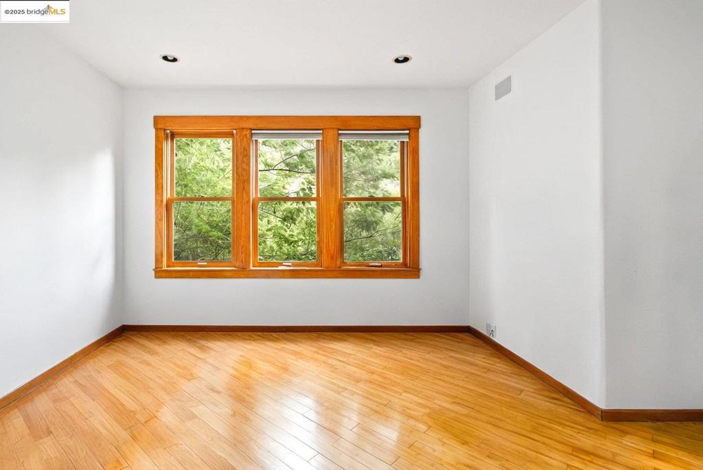 MONTCLAIR - Residential