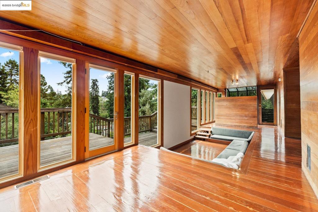 MONTCLAIR - Residential