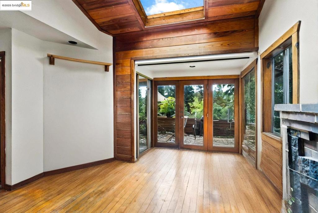MONTCLAIR - Residential