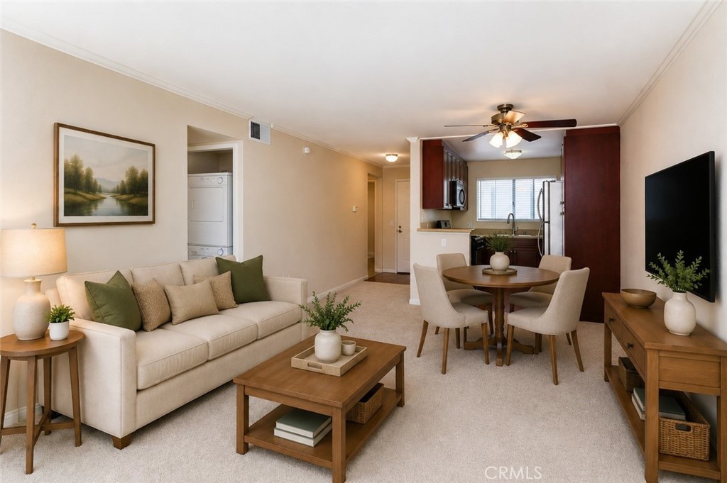 5540 Owensmouth Avenue 205