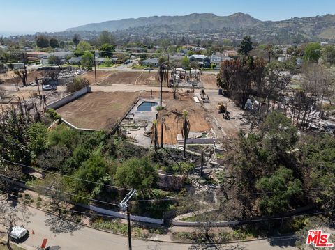 Photo of 651 Erskine Drive, Pacific Palisades, CA 90272 (MLS # 25536813)