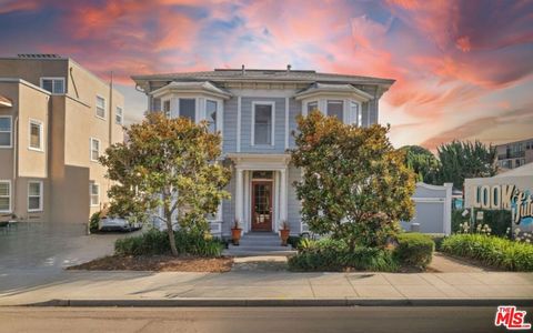 Photo of 487 43rd St #3, Oakland, CA 94609 (MLS # 25619351)