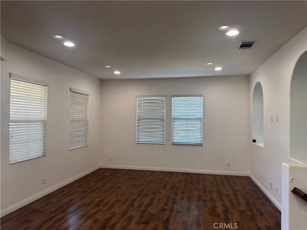 2750 E Oak Hill 12