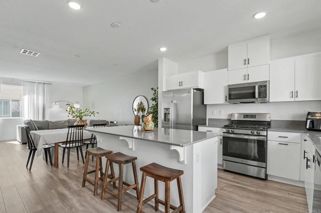 5212 Beachfront Cove Street