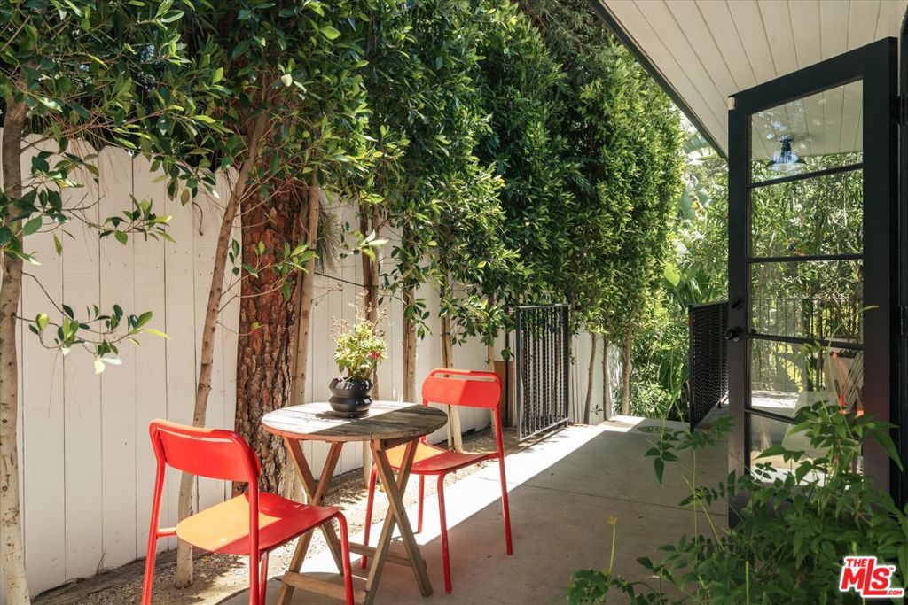 8421 Kirkwood Drive