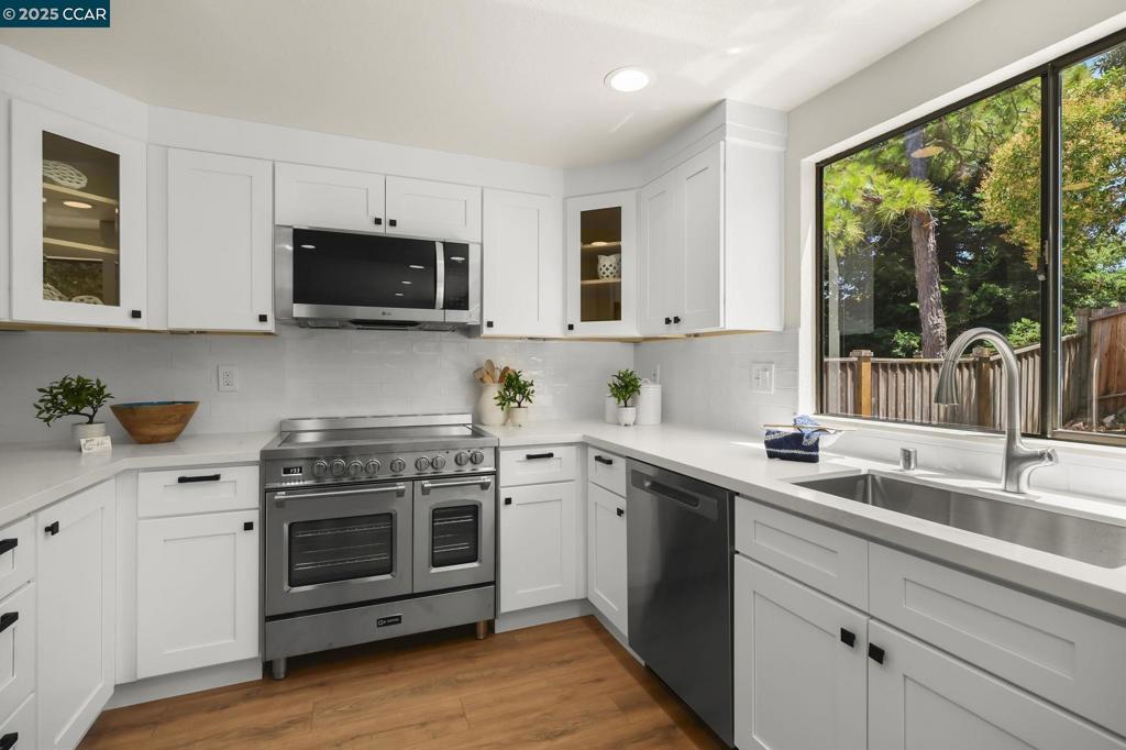 CASTLETON SQUARE - Residential