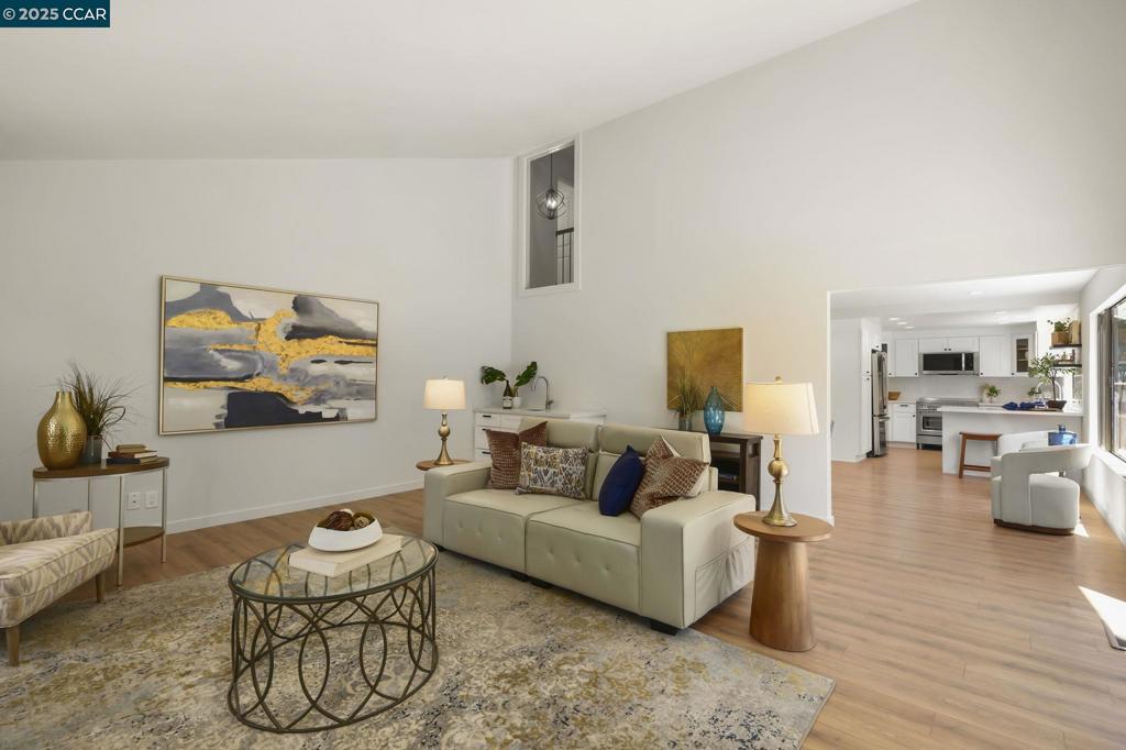 CASTLETON SQUARE - Residential