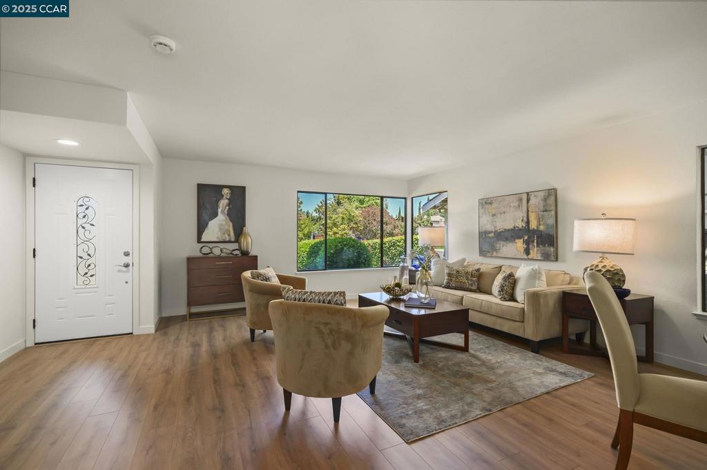 CASTLETON SQUARE - Residential