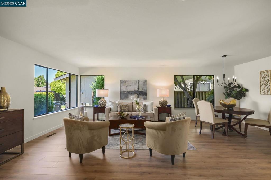 CASTLETON SQUARE - Residential