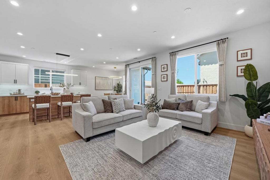 16 Silver Elm Court