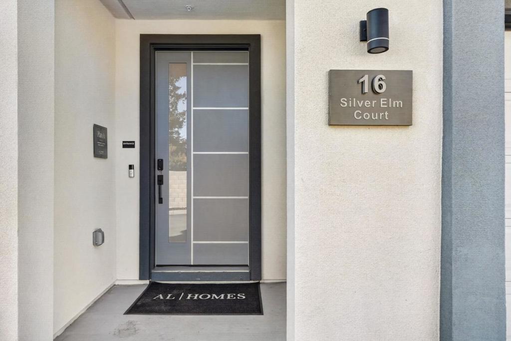 16 Silver Elm Court