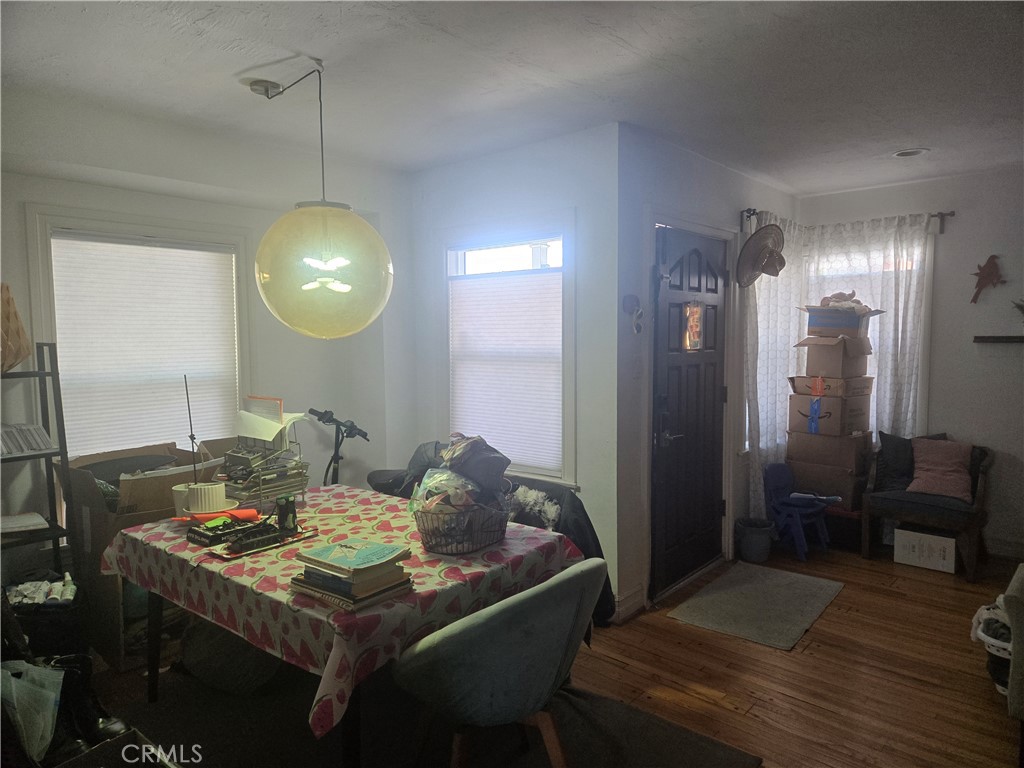 7006 Zelzah Avenue