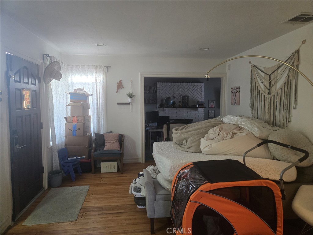 7006 Zelzah Avenue