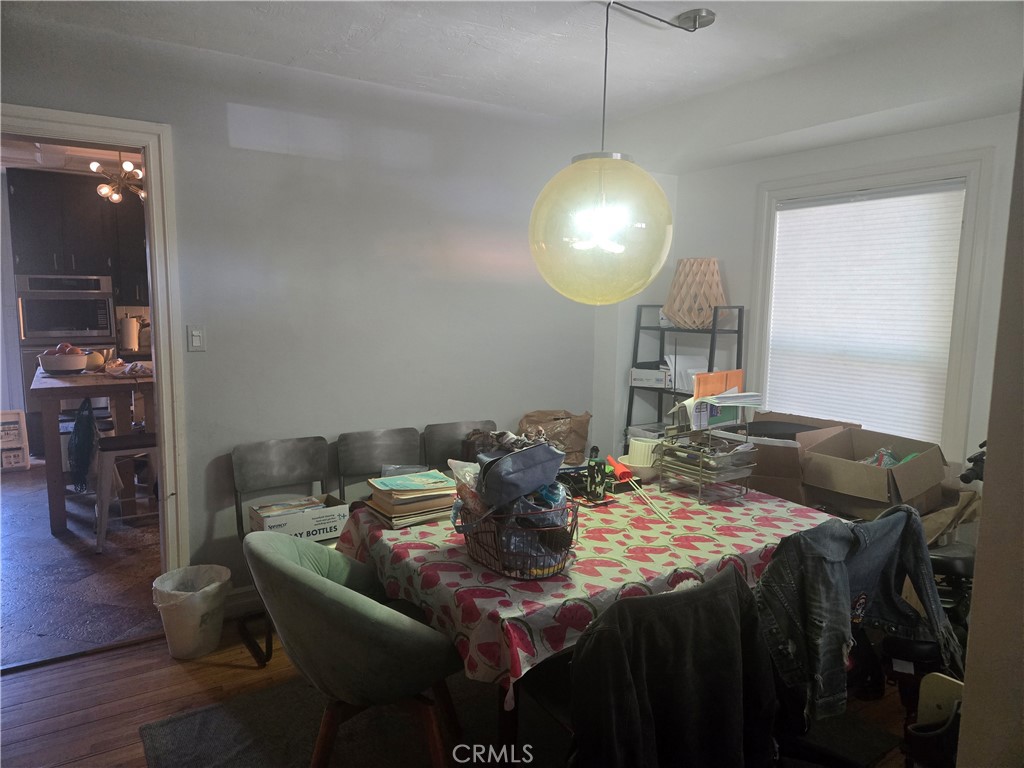 7006 Zelzah Avenue