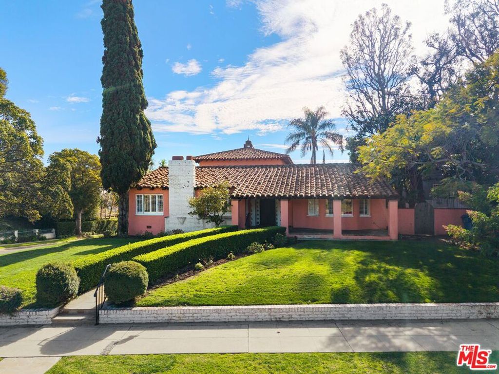 Photo of 14900 Camarosa Drive, Pacific Palisades, CA 90272 (MLS # 26641085)