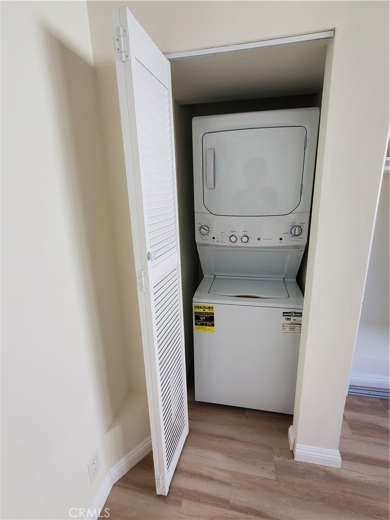 Rent is based on rebate by leasing agent - 2 months free for 1st year (12-month lease) foe this newly renovated 3rd floor Sunny-Bright-Airy apartment. Unit Amenities --- In-unit WASHER/DRYER HVAC (heating-ventilation-AIR-CONDITIONER) w/remote controls. BRIGHT/SPACIOUS/REMODELED apartment - Top floor (3rd floor – west facing windows) 12’ vaulted ceiling (on the east wall). Master bedroom balcony .Ceiling fans, recess lighting, acrylic crystal/glass chandelier, large and framed mirror. Sand color vinyl faux wood flooring, Swiss coffee walls w/white trim
Tumbled ivory travertine stone/slate fireplace. French-door double drawer LG refrigerator w/ ice maker and water filter, stainless steel electric oven, dishwasher, motion sensor faucet, double sink, white quartz countertop, Oak shaker style kitchen cabinets, and cucumber flesh glass back splash
Hand cut Grecian white marble bathroom floors, new vanities, motion-sensor lighting, TOTO bidet, shower/tub, LED lit bathroom mirrors, blackout curtains ... Lite sand-oak-white color theme throughout.
Local Amenities - 5 blocks west on California Ave is Palisades Park/Beach/Boardwalk - jog/stroll, bike, swim, surf... Santa Monica Pier. 2 blocks east on California Ave is Reed Park - theater/playhouse, tennis & basketball court, playground, physical activity equipment... 3rd Street Promenade - John Reed gym (& others nearby), restaurants, movie theater, retail stores. Santa Monica Place - Nike, Coach, Tesla, Rolex ... Walk to semi-weekly (Wed & Saturday Morning) Farmer's Market at 3rd St. California Incline (California Ave) - Direct access to Pacific Coast Hwy & Pedestrian bridge overcrossing PCH to the boardwalk & surf/sand. Local retail - Trader Joes, Pavilions, Target, CVS, banks, restaurants, bakeries,... FOR ADDITIONAL FEES, APARTMENT MAY BE FULLY FURNISHED.