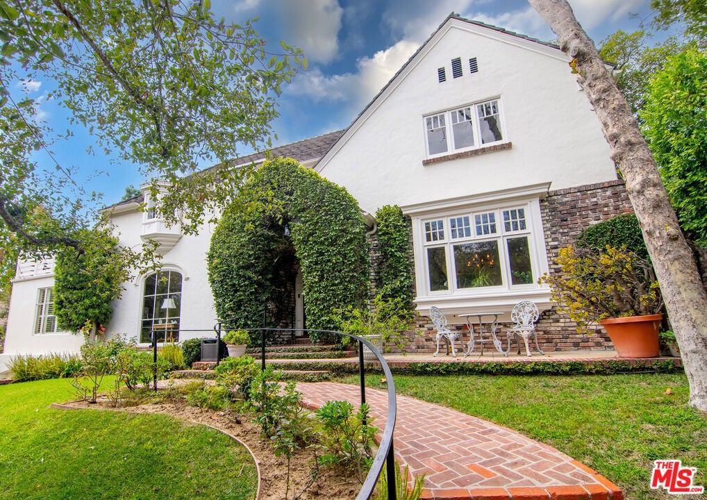 Properties 2 63 Club Road