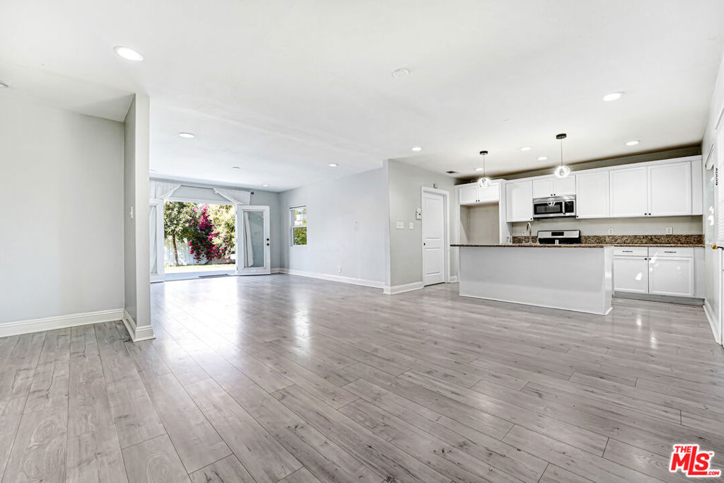 6659 Zelzah Avenue