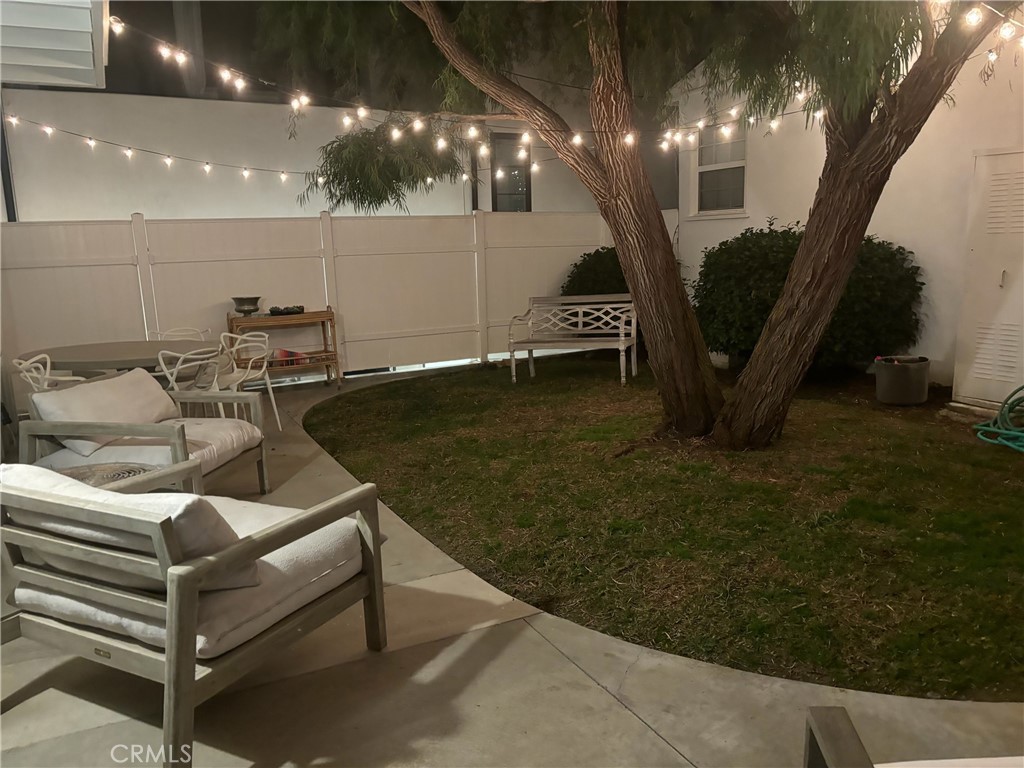 406 .5 Heliotrope Avenue B