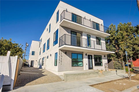 Photo of 5709 Auckland AVE, North Hollywood, CA 91601 (MLS # BB26194694)