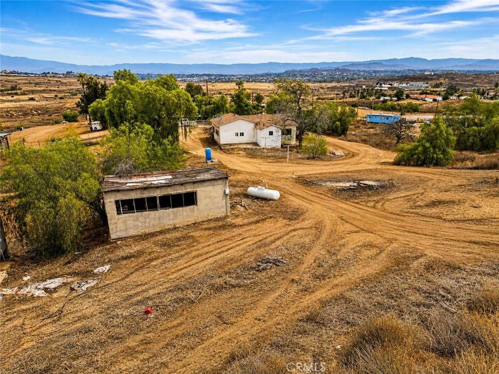 15953 Cajalco Road