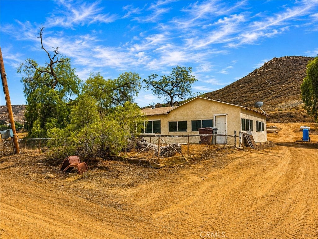 15953 Cajalco Road