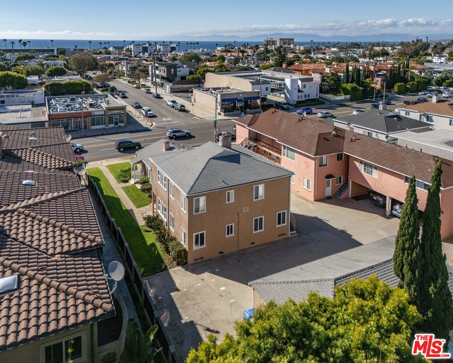 702 S Pacific Coast Highway