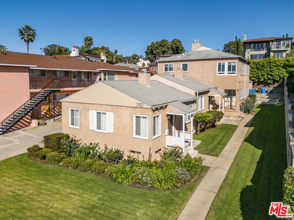 702 S Pacific Coast Highway