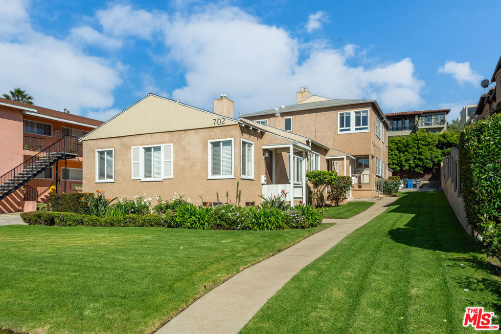 702 S Pacific Coast Highway