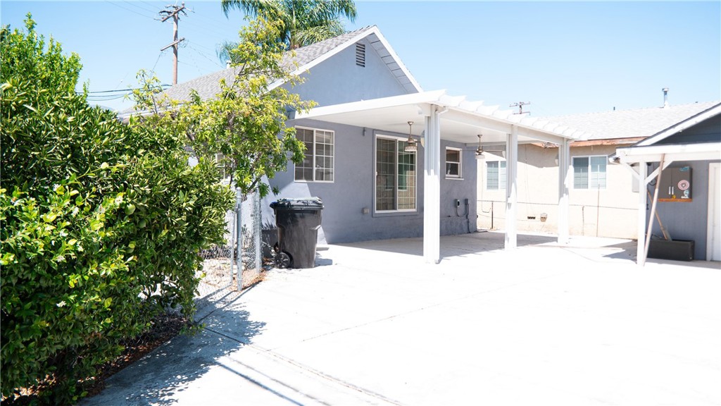 Don’t miss this 3-bedroom, 2-bathroom home in the desirable Alta Loma neighborhood! With 870 sqft of living space on a spacious 7,100 sqft lot, this property offers incredible potential. Enjoy newly updated kitchen, tankless water heater, 15 mature fruit trees, and a prime location close to freeways, schools, and Victoria Gardens!