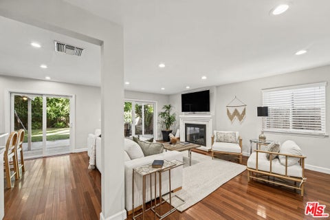Tiny photo for 4529 Cedros Avenue, Sherman Oaks, CA 91403 (MLS # 26102970)
