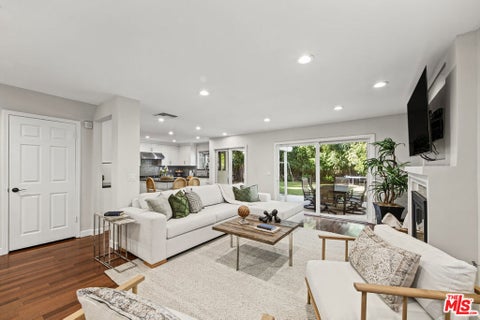 Tiny photo for 4529 Cedros Avenue, Sherman Oaks, CA 91403 (MLS # 26102970)