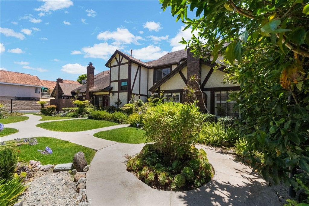 543 W Wilson ST 7, Costa Mesa CA 92627