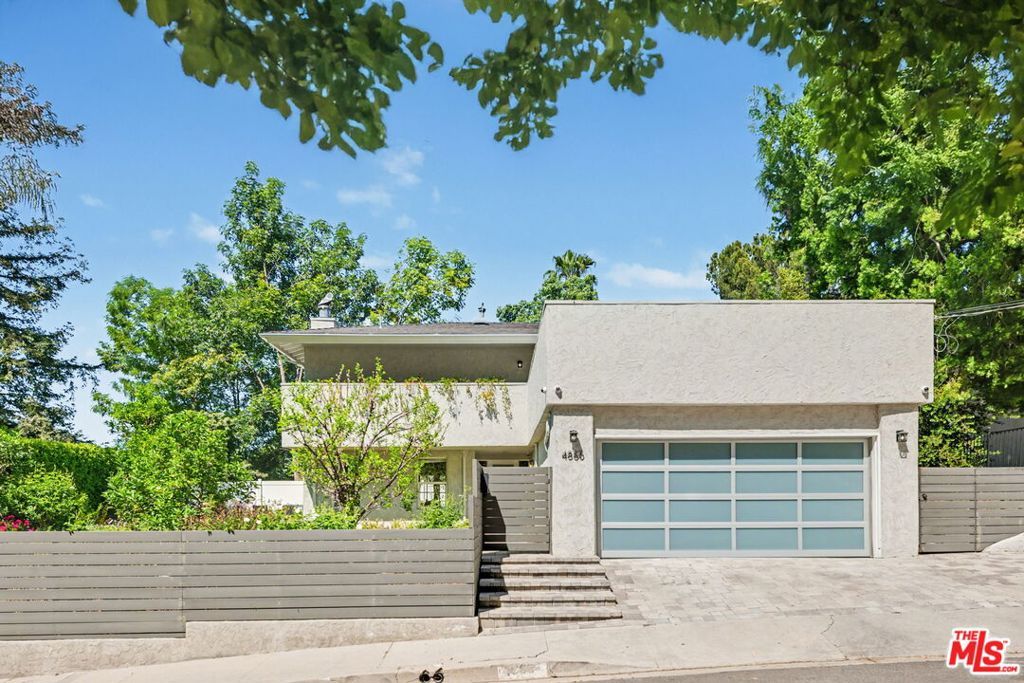 Photo of 4866 Rosa Road, Woodland Hills, CA 91364 (MLS # 26668835)