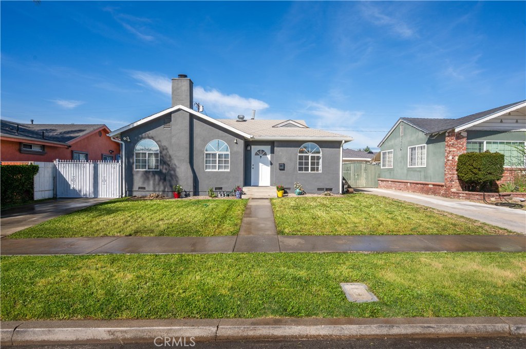 13607 S Menlo Avenue