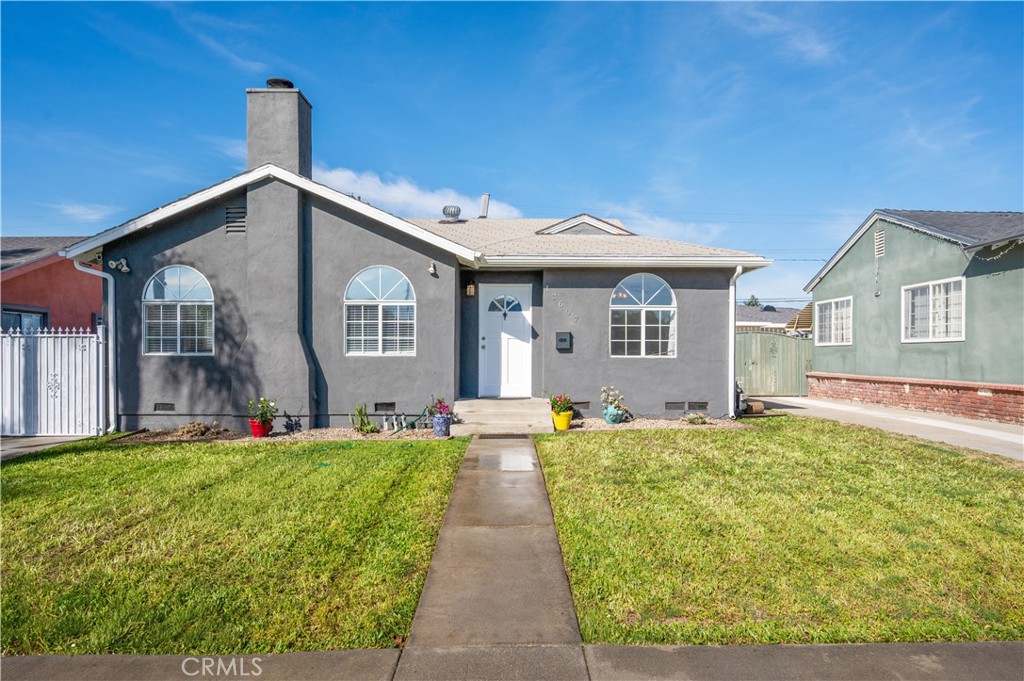 13607 S Menlo Avenue