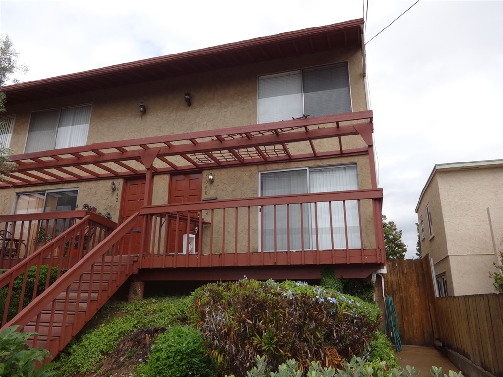 Awesome location in Point Loma, walk to shopping, restaurants, transportation, bays, docks and more. Very clean 2 bed 2 1/2 bath town home. Best location in complex with views of surrounding mountains as well as downtown and the city lights. Newer wood laminate floors, new carpet in bedrooms. end unit giving extra light and views in the upstair bedrooms that include vaulted ceilings. well designed comfortable living space, lots of storage, 2 car attached garage and a deck for outside enjoyment. Neighborhoods: Roseville Equipment: Dryer,Garage Door Opener, Range/Oven, Washer Other Fees: 0 Sewer: Sewer Connected Topography: LL,GSL