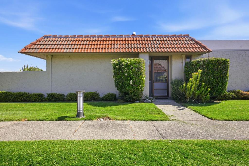 17 Rinconada Circle
