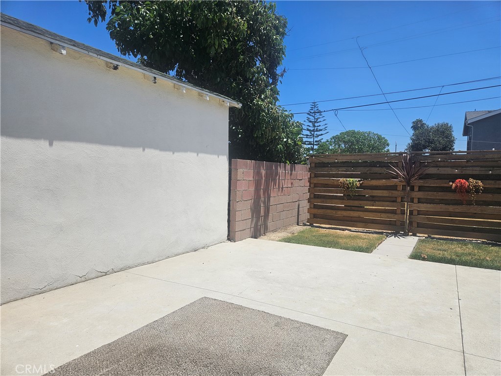 806 N Acacia