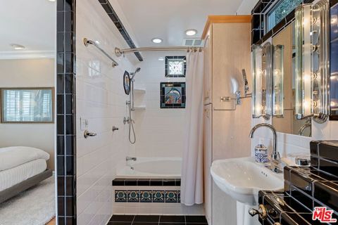 Tiny photo for 2919 Kenmore Place, Santa Barbara, CA 93105 (MLS # 26660319)