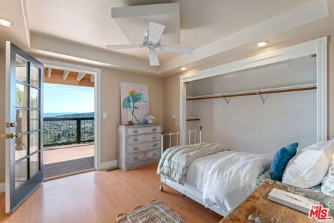 Tiny photo for 2919 Kenmore Place, Santa Barbara, CA 93105 (MLS # 26660319)