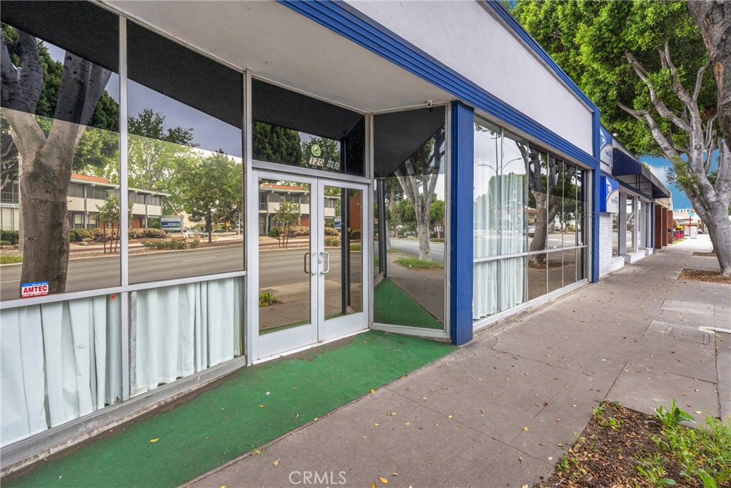 118 E Live Oak Avenue
