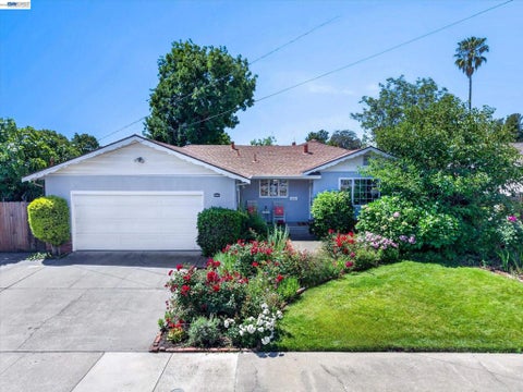 Photo of 4056 Nevis St ST, Pleasanton, CA 94566 (MLS # 41134556)