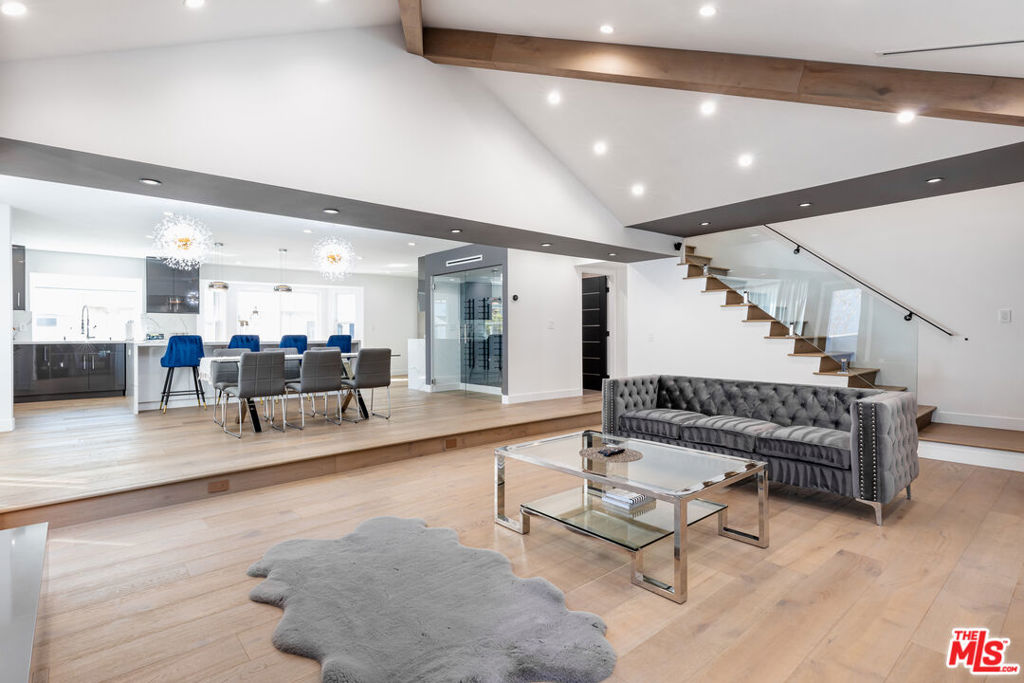 18721 Hatteras Street 10